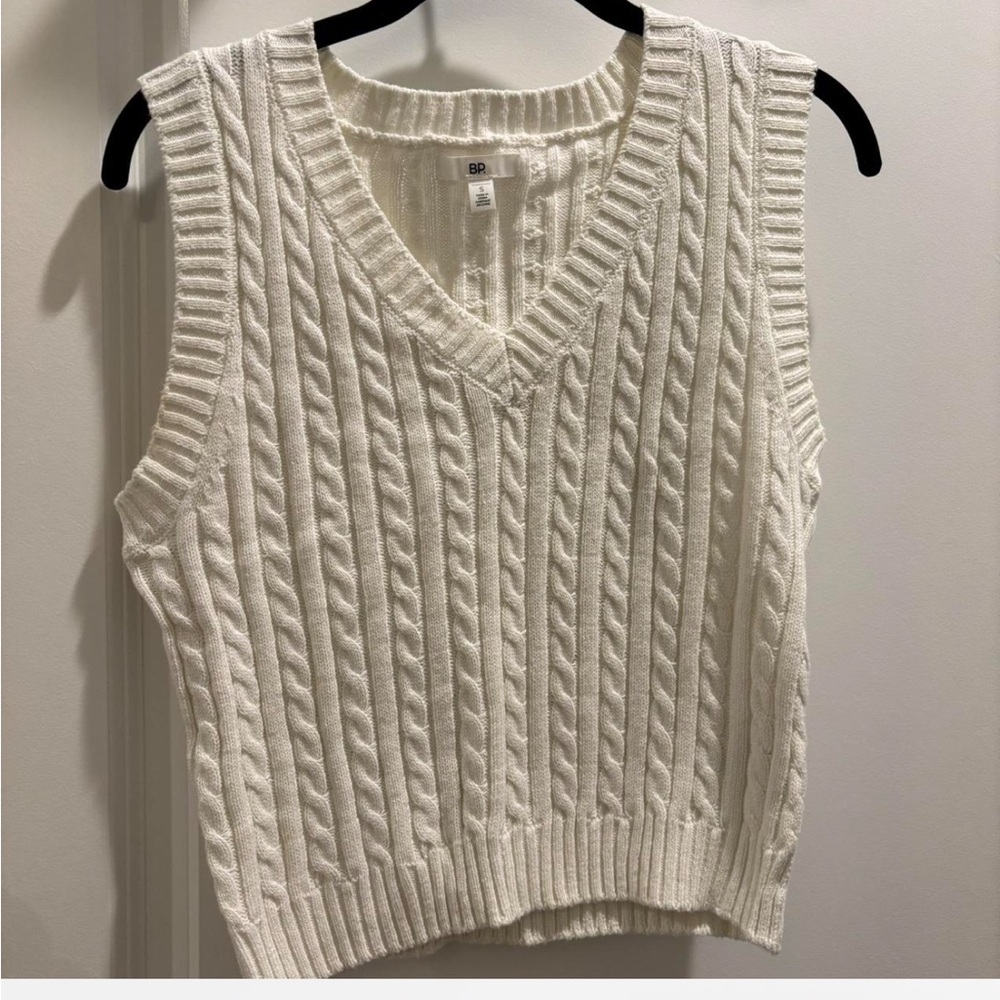 Women's White Cable Knit Sweater Vest